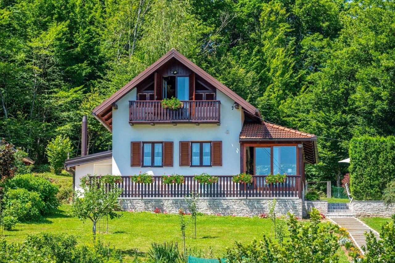 Holiday Home Mare Near River كارلوفاتش المظهر الخارجي الصورة